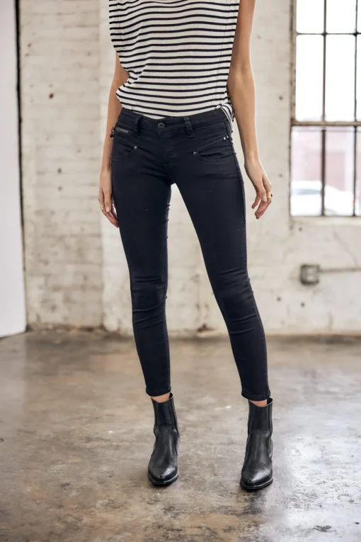 Super Slim | Cropped*Freeman T. Porter Alexa Cropped black