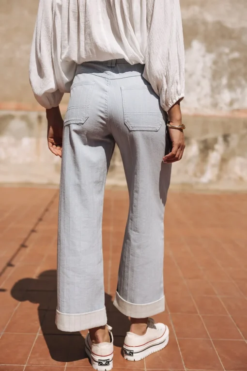 Large | Cropped*Freeman T. Porter Alice bequia