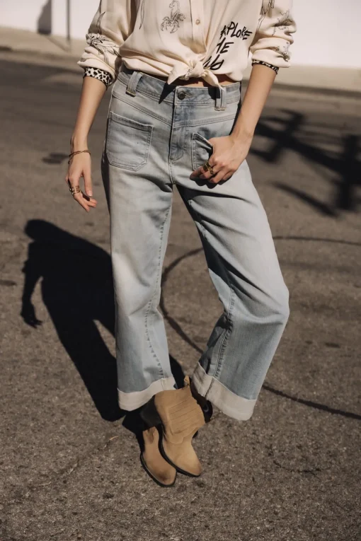 Large | Cropped*Freeman T. Porter Alice solar