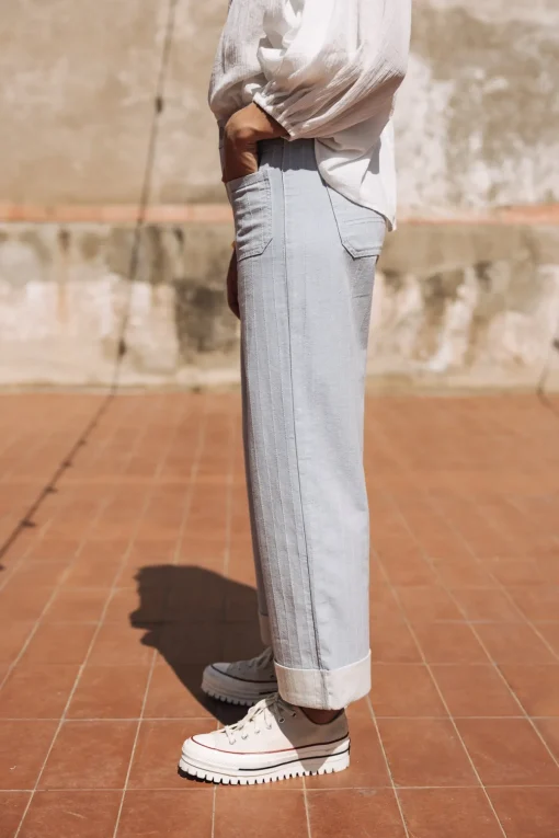 Large | Cropped*Freeman T. Porter Alice bequia
