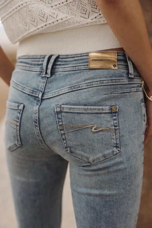 Super Slim | Cropped*Freeman T. Porter Anae boceanostuds