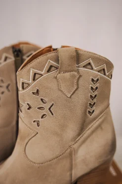 Shoes*Freeman T. Porter Luana Suede Cut mushroom