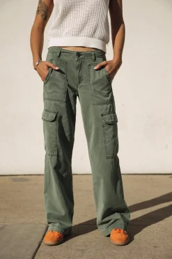 Large | Cargo*Freeman T. Porter Moxie Jazz laurelwreath