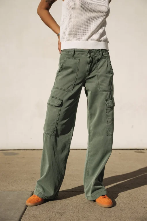 Large | Cargo*Freeman T. Porter Moxie Jazz laurelwreath