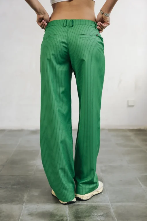 Colored Pants | Large*Freeman T. Porter Nickie Agafay jollygreen