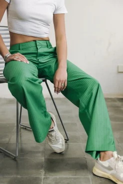 Colored Pants | Large*Freeman T. Porter Nickie Agafay jollygreen