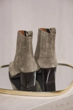 Shoes*Freeman T. Porter Teresa Suede truffle