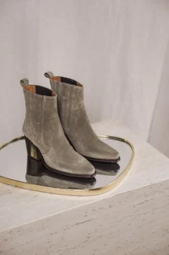 Shoes*Freeman T. Porter Teresa Suede truffle