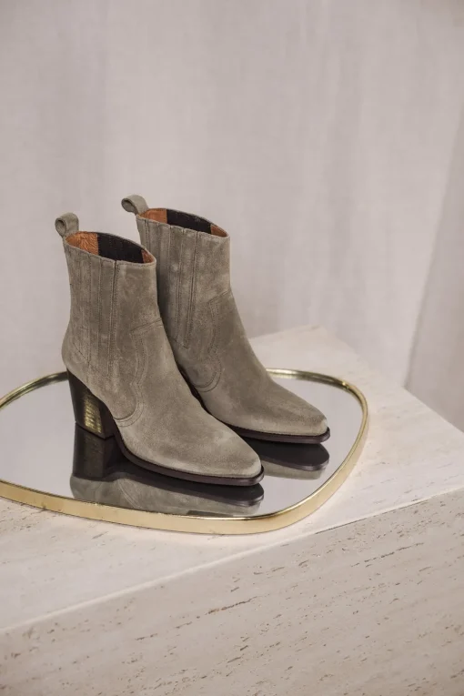 Shoes*Freeman T. Porter Teresa Suede truffle