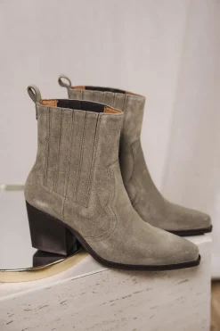 Shoes*Freeman T. Porter Teresa Suede truffle